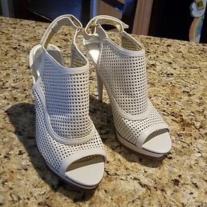 White leather mesh platform high pumps size 8